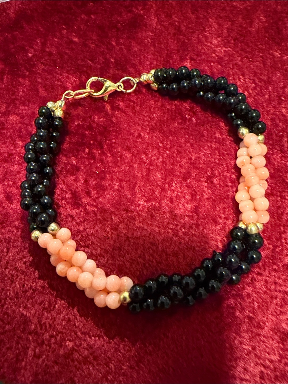 Faux coral and onyx Beaded Twist Bracelet acrylic like new size 7